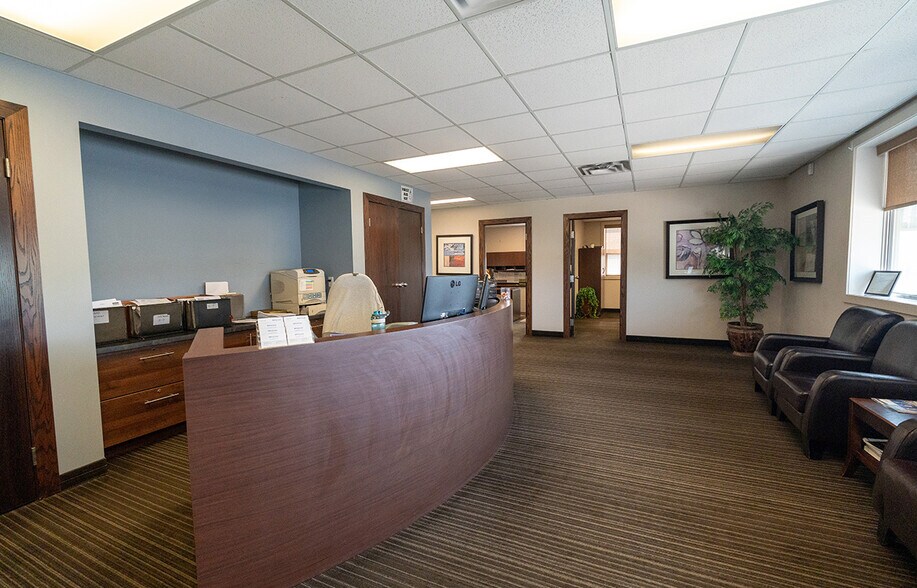 More Photos Of 1395 Whyte Av, Winnipeg Industrial For Lease