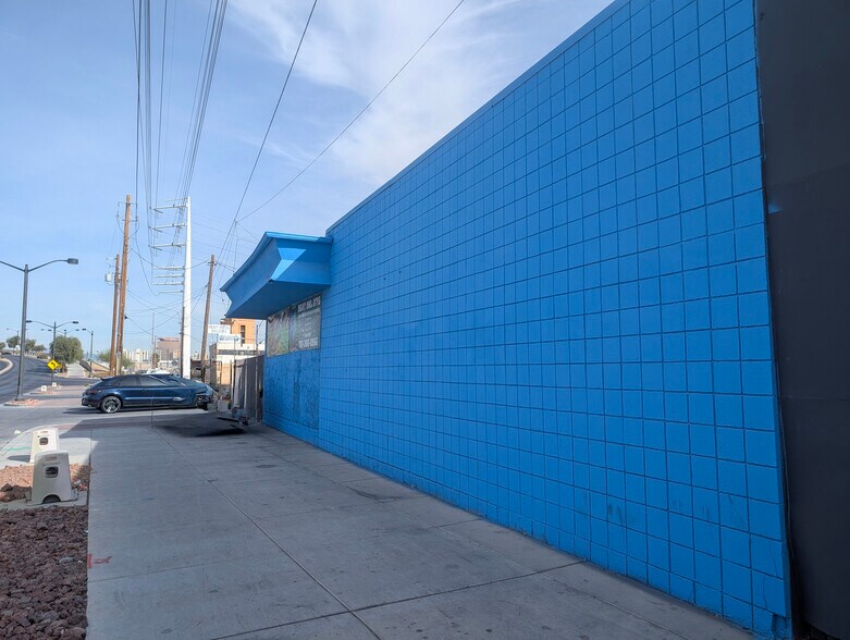 More Photos Of 1519-1529 Industrial Rd, Las Vegas Warehouse For Sale