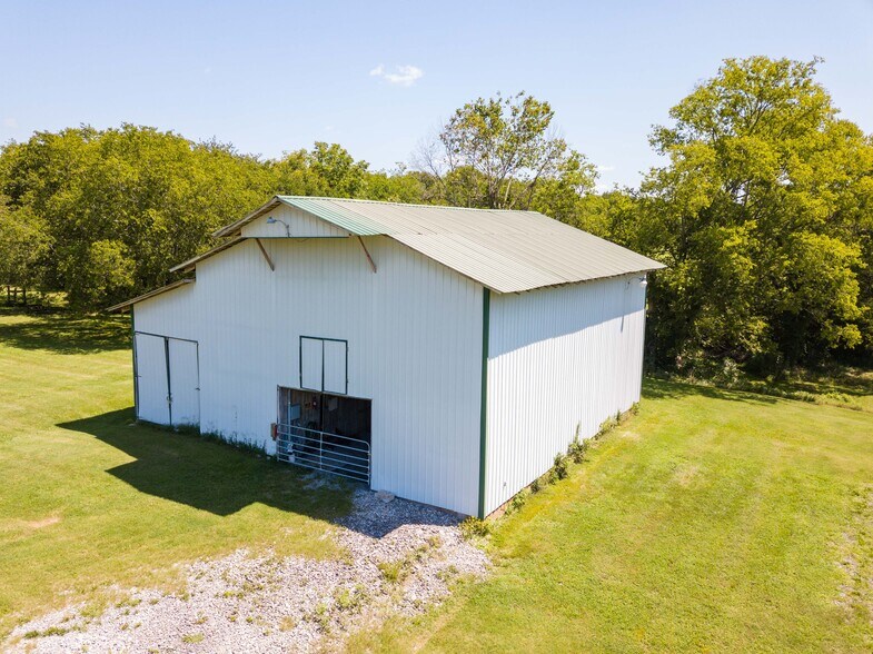 More Photos Of 1201 Old Hopewell Rd, Castalian Springs Showroom For Sale