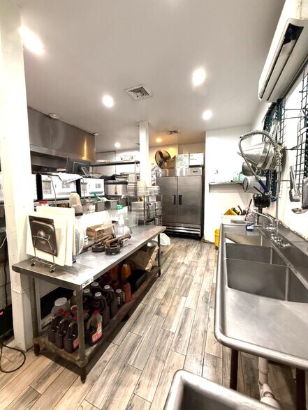 More Photos Of 36 W Pine Ave, Eastpoint Restaurant For Sale