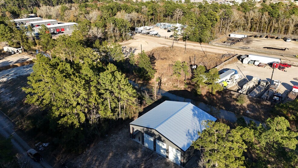 More Photos Of 18922 Caspian Dr, Humble Industrial For Lease