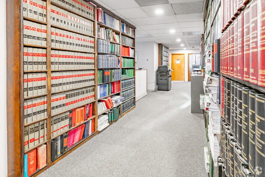 More Photos Of 156-158 Orange Ave, Walden Office For Sale