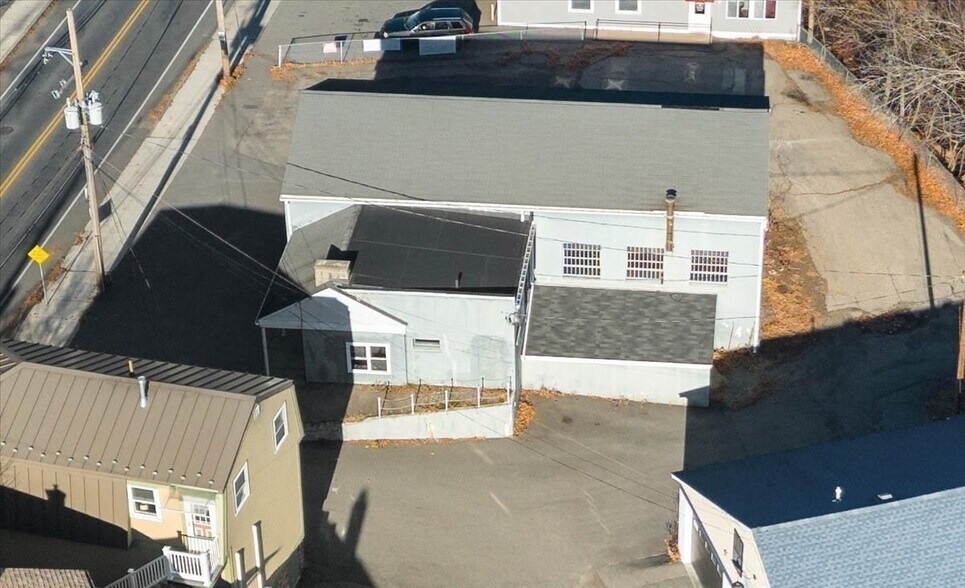 More Photos Of 46 Elm St, Amesbury Service Station For Lease