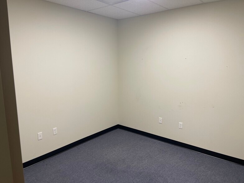 More Photos Of 1070 S Bishop Ave, Rolla Storefront For Lease