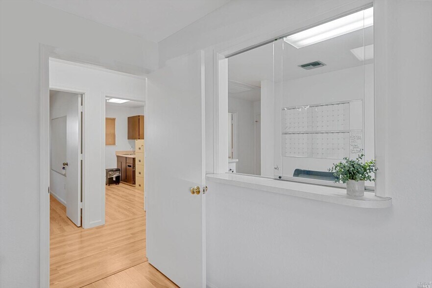More Photos Of 455 March Ave, Healdsburg Medical For Sale