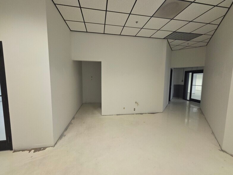 More Photos Of 1826 Albertson Rd, High Point Manufacturing For Lease