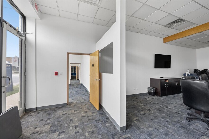 More Photos Of 6613-6621 Ogden Ave, Berwyn Storefront Retail Office For Sale