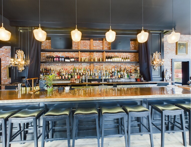 More Photos Of 220 6th St, Wallace Restaurant For Sale