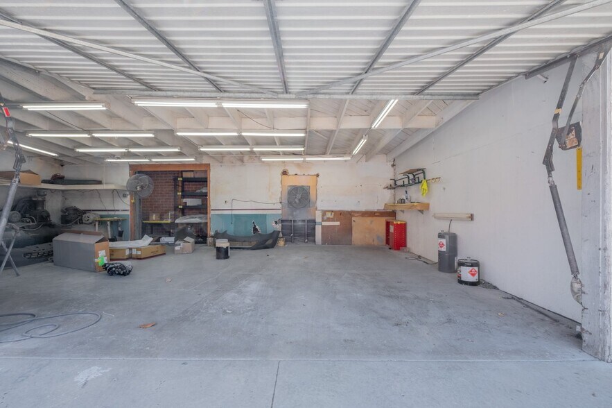 More Photos Of 1104 S Victory Blvd, Burbank Auto Repair For Sale