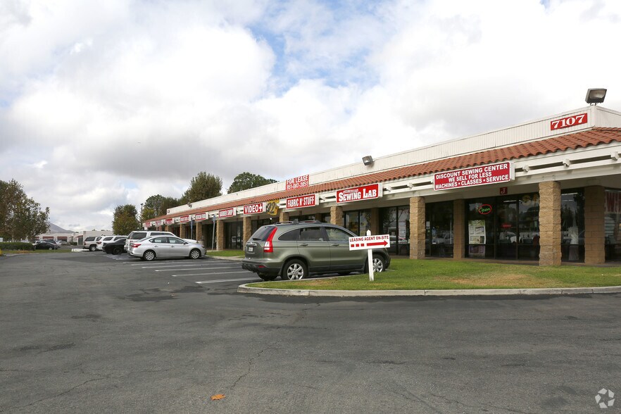 More Photos Of 7107 Arlington Ave, Riverside Unknown For Lease