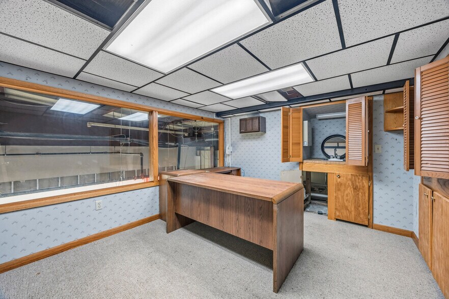 More Photos Of 3 Geddes Street Ext, Holley Supermarket For Sale