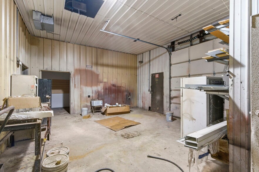 More Photos Of 790 10th st, Cassville Industrial For Sale