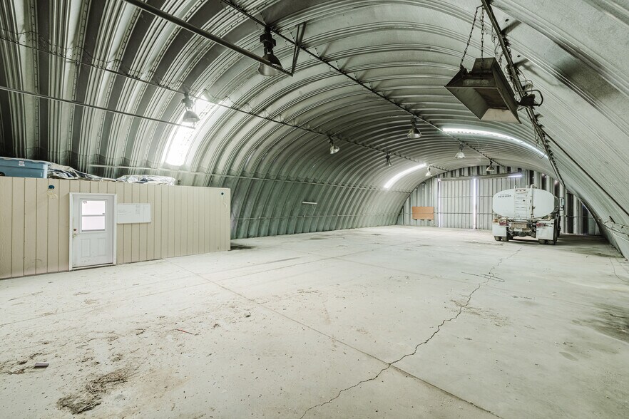 More Photos Of 75 Licht Pky, Spring Creek Industrial For Lease