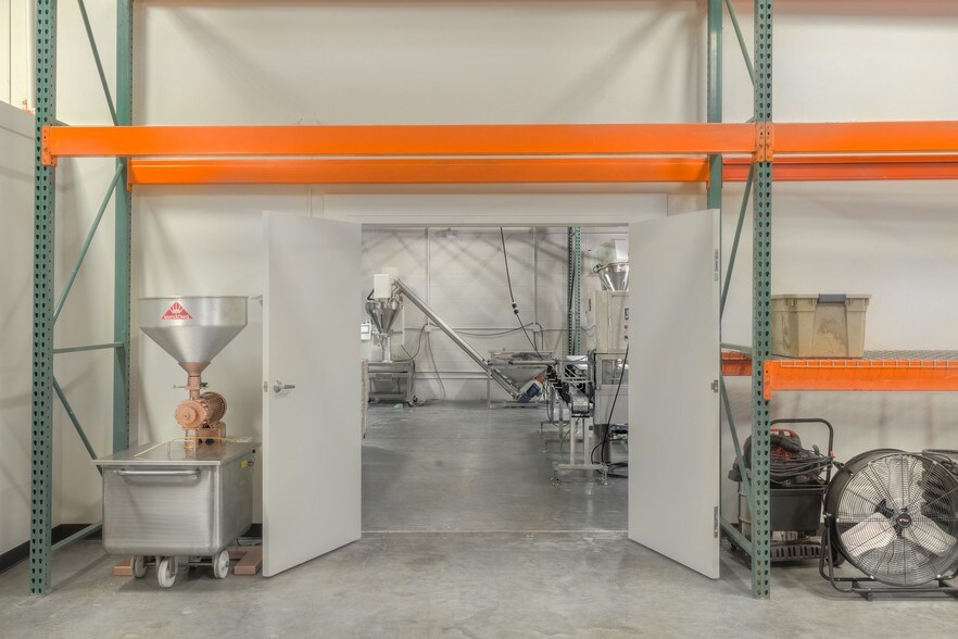 More Photos Of 1220 Biscayne Blvd, Deland Warehouse For Lease