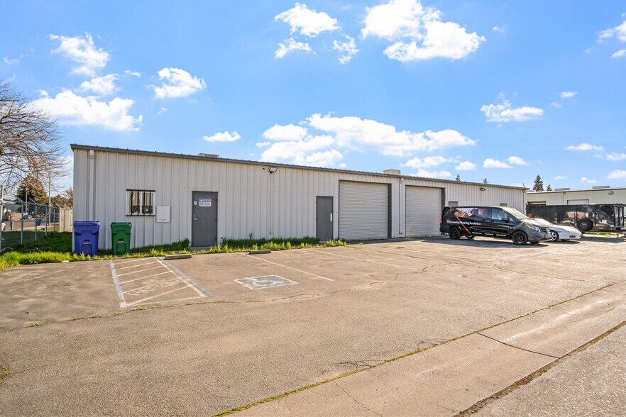 More Photos Of 460 Airpark Rd, Atwater Warehouse For Lease