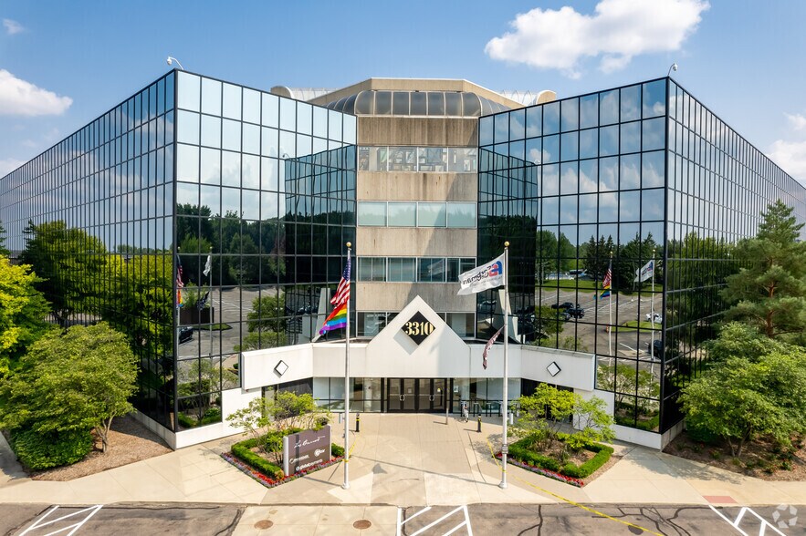 More Photos Of 3310 W Big Beaver Rd, Troy Unknown For Lease