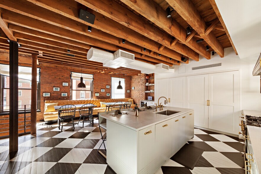 More Photos Of 155 Duane St, New York General Retail For Sale