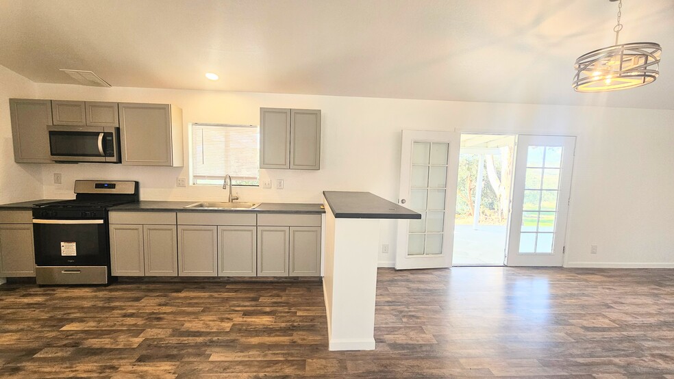 More Photos Of 2100 S State St, Hemet Rehabilitation Center For Sale