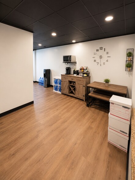 More Photos Of 305 Rue St Francois St, Florissant Office For Sale