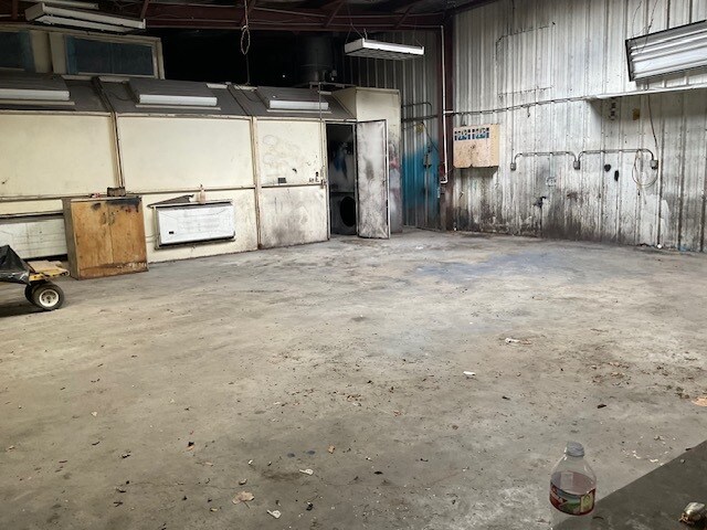 More Photos Of 1517 W Main St, La Porte Auto Repair For Sale