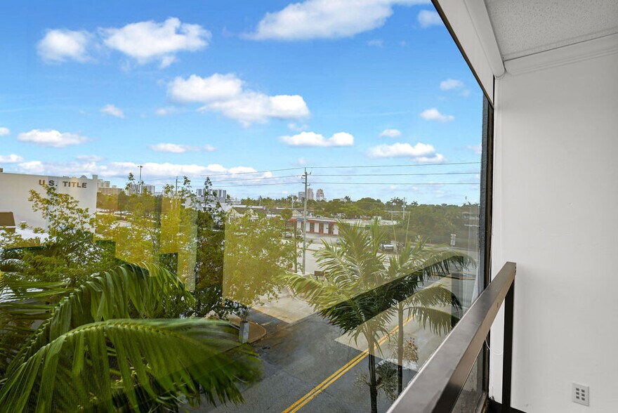 More Photos Of 2691 E Oakland Park Blvd, Fort Lauderdale Office Residential For Lease