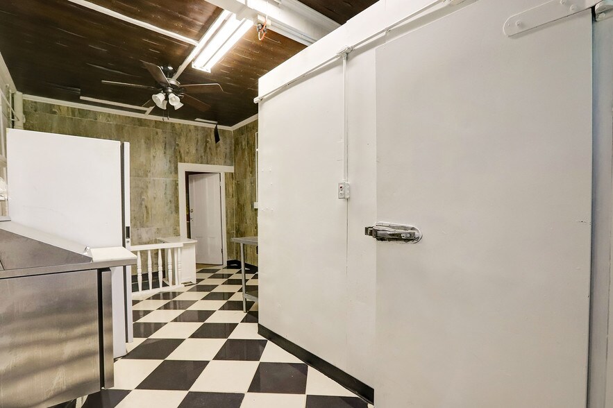 More Photos Of 212 Main St, Sierra City Hotel For Sale