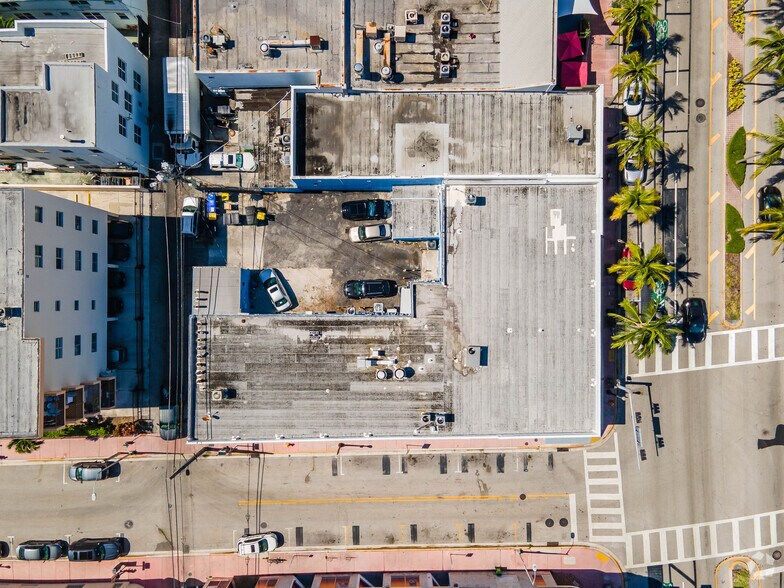 More Photos Of 232 12th St, Miami Beach Storefront For Lease