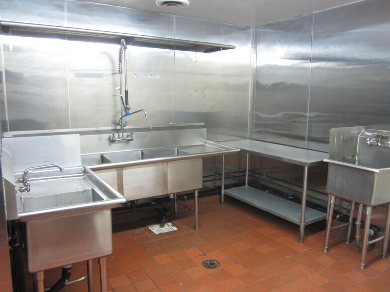 More Photos Of 1282 Newbury, Thousand Oaks Specialty For Lease