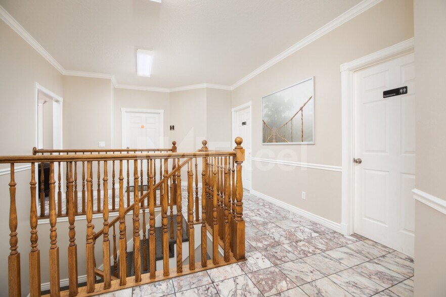 More Photos Of 214-216 N Orem Blvd, Orem Loft Creative Space For Lease