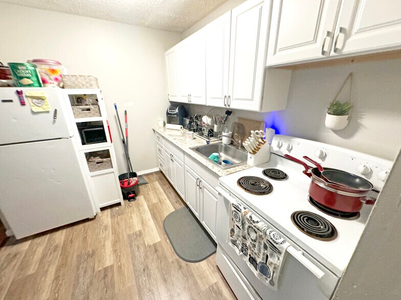 More Photos Of 1079 Broad St, Meriden Apartments For Sale