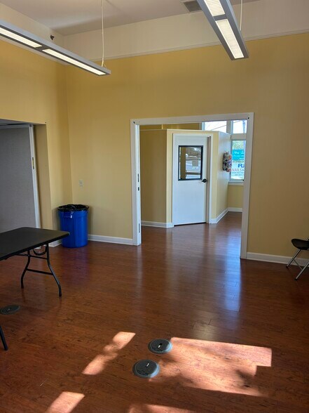 More Photos Of 1920 Old York Rd, Abington Office For Sale