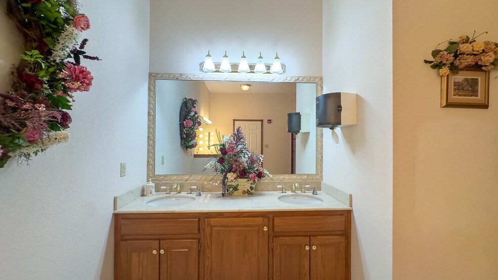 More Photos Of 907 N Oklahoma St, Tryon Religious Facility For Sale