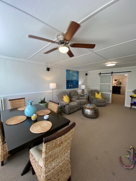 More Photos Of 1909-1911 S Salina St, Syracuse Office For Sale