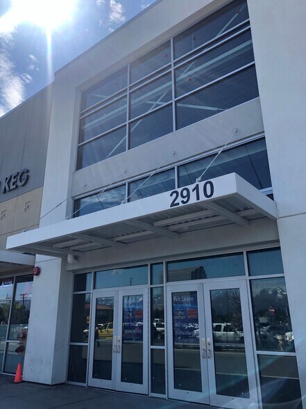 More Photos Of 2910 Seward Hwy, Anchorage General Retail For Lease