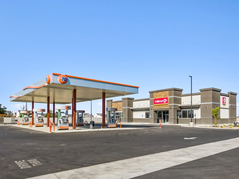 More Photos Of 3426 N Dinuba Blvd, Visalia Service Station For Sale