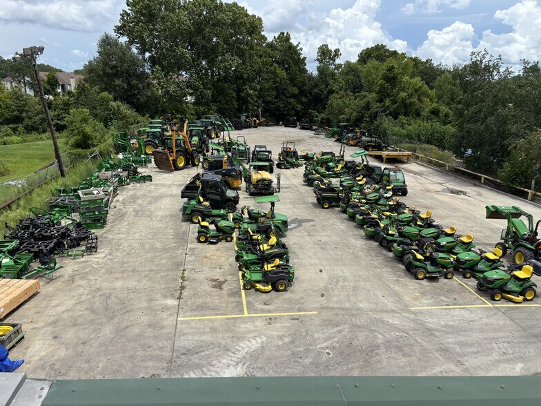 More Photos Of 12137 Airline Hwy, Baton Rouge Showroom For Lease