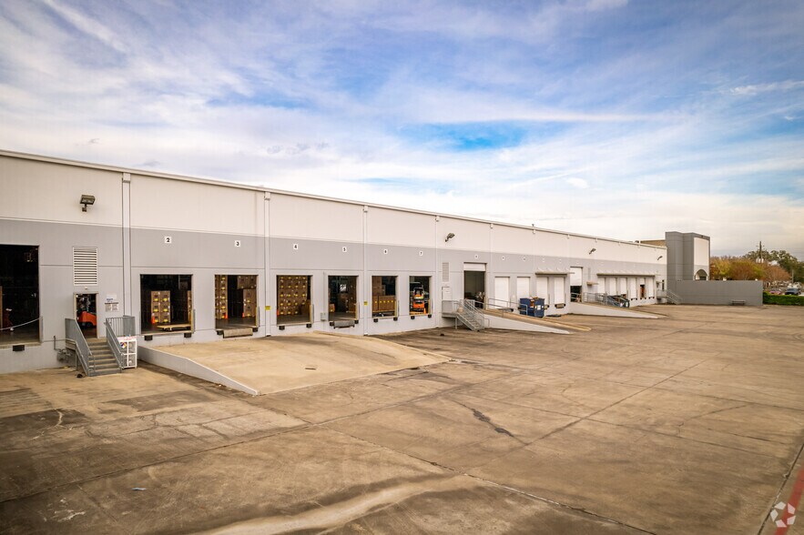 More Photos Of 10650 W Airport Blvd, Stafford Unknown For Lease
