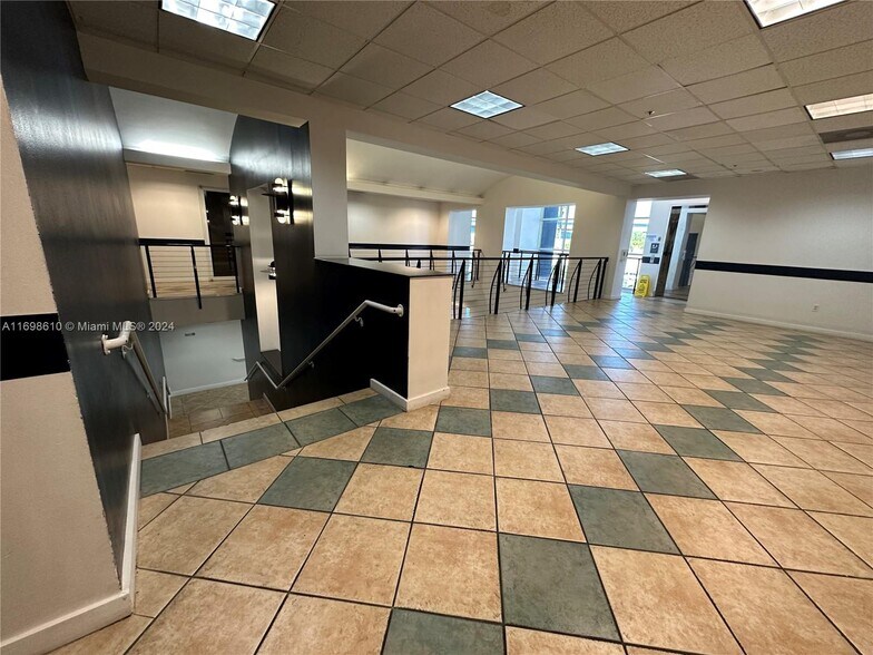 More Photos Of 7500 NW 25th St, Miami Refrigeration Cold Storage For Sale