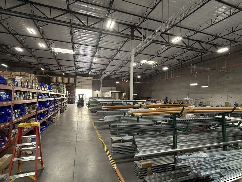 More Photos Of 2140 S Douglas Dr, Chandler Warehouse For Lease