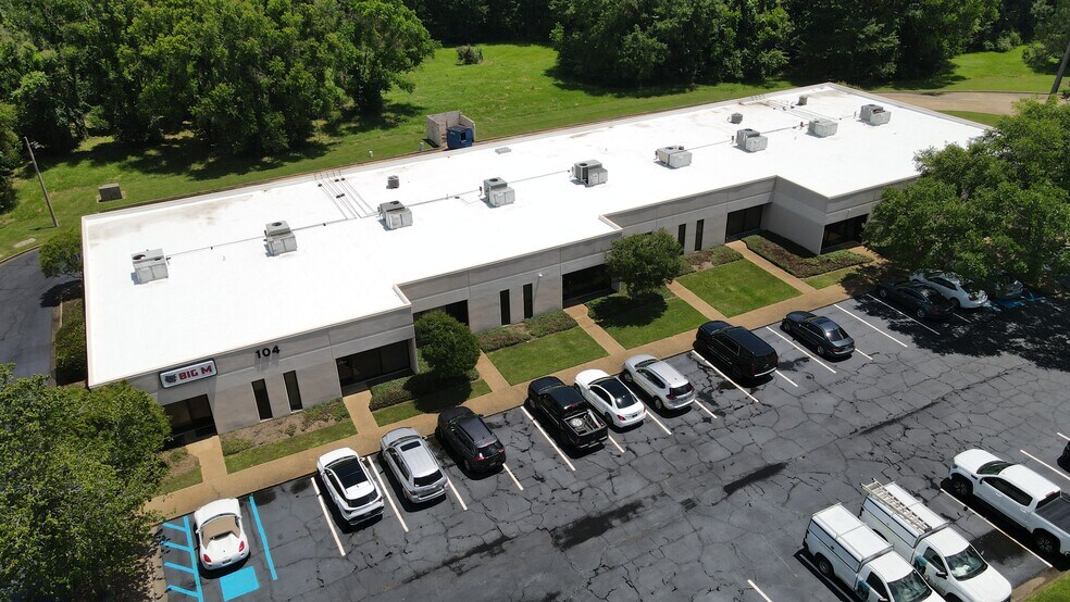 More Photos Of 100 - 104 Business Park Dr, Ridgeland Office For Sale