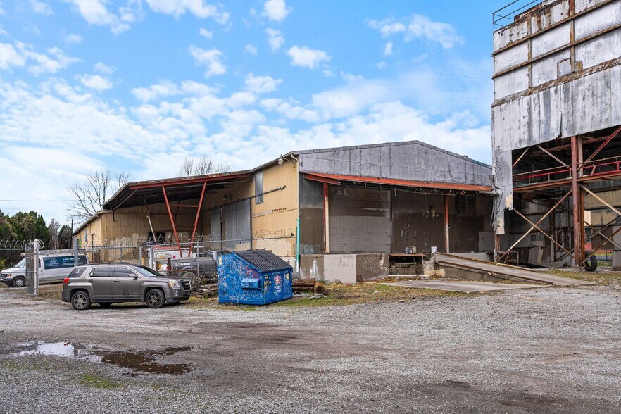 More Photos Of 335 Baxter Ave, Louisville Warehouse For Lease
