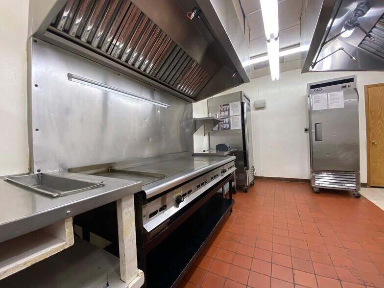 More Photos Of 1825 N 13th St, Bismarck Restaurant For Sale