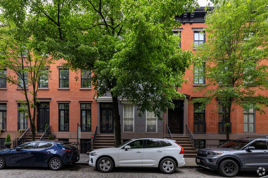 More Photos Of 248 W 12th St, New York Apartments For Sale