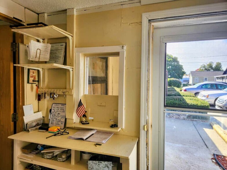 More Photos Of 317 S State St, Westville Hotel For Sale