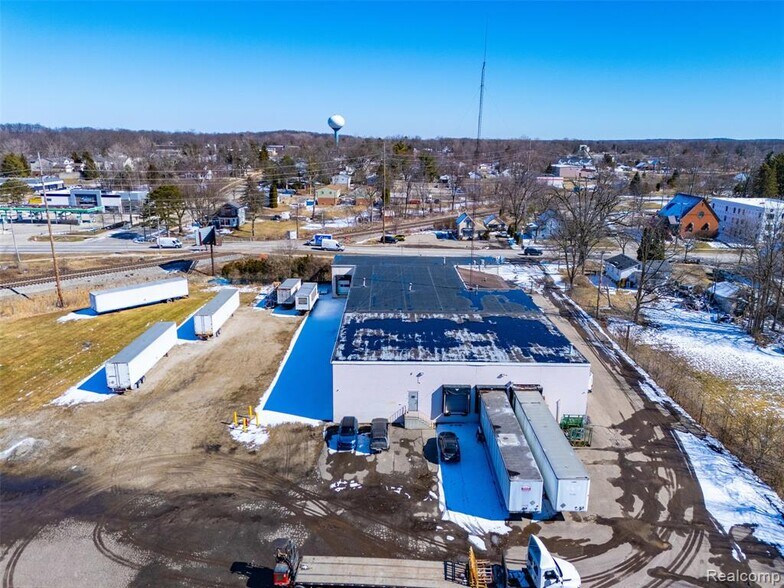 More Photos Of 415 N Lafayette St, South Lyon Warehouse For Sale