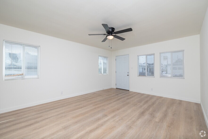 More Photos Of 1525 W 105th St, Los Angeles Apartments For Sale