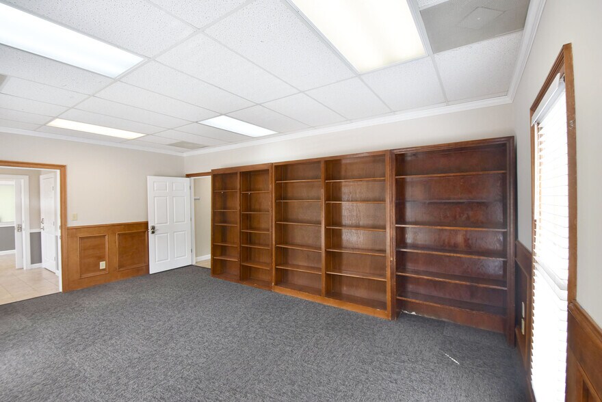 More Photos Of 116 Peachtree Ct, Peachtree City Medical For Lease