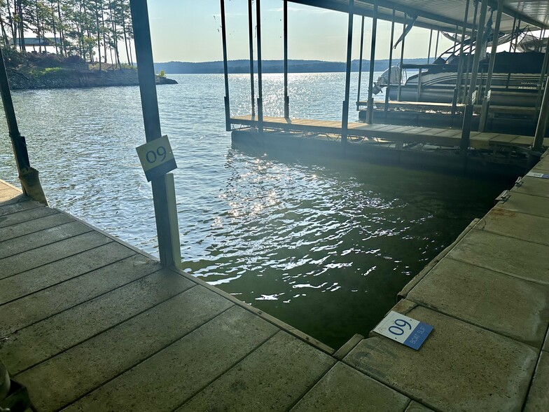 More Photos Of 165 Lakeshore Ln, Counce Hotel For Sale