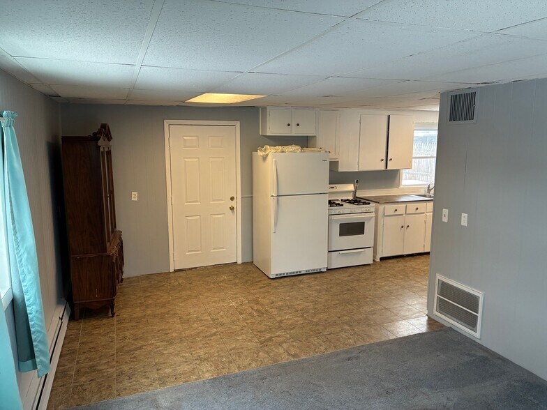 More Photos Of 88 Southern Dr, Rochester Industrial For Sale