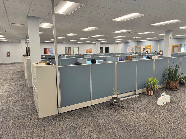 More Photos Of 715 Congaree Rd, Greenville Office For Sale